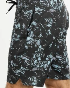 TravisMathew Men's INAMINIT Golf Boardshorts For Men Black 9 TravisMathew Men's INAMINIT Golf Boardshorts For Men Black -TravisMathew Sales Store unnamed file 860