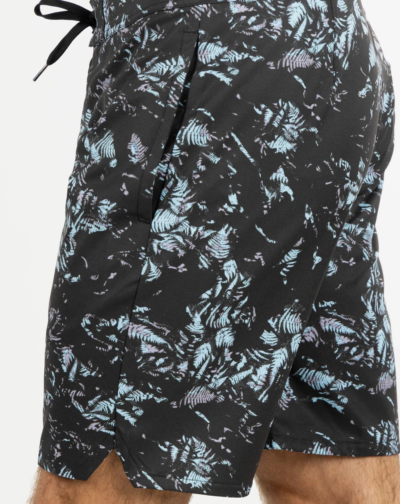 TravisMathew Men's INAMINIT Golf Boardshorts For Men Black 6 TravisMathew Men's INAMINIT Golf Boardshorts For Men Black - Image 4