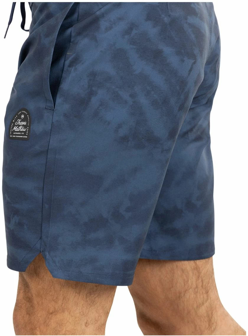 TravisMathew Men's Hide Your Wi-Fi Golf Shorts For Men Insignia 6 TravisMathew Men's Hide Your Wi-Fi Golf Shorts For Men Insignia - Image 4